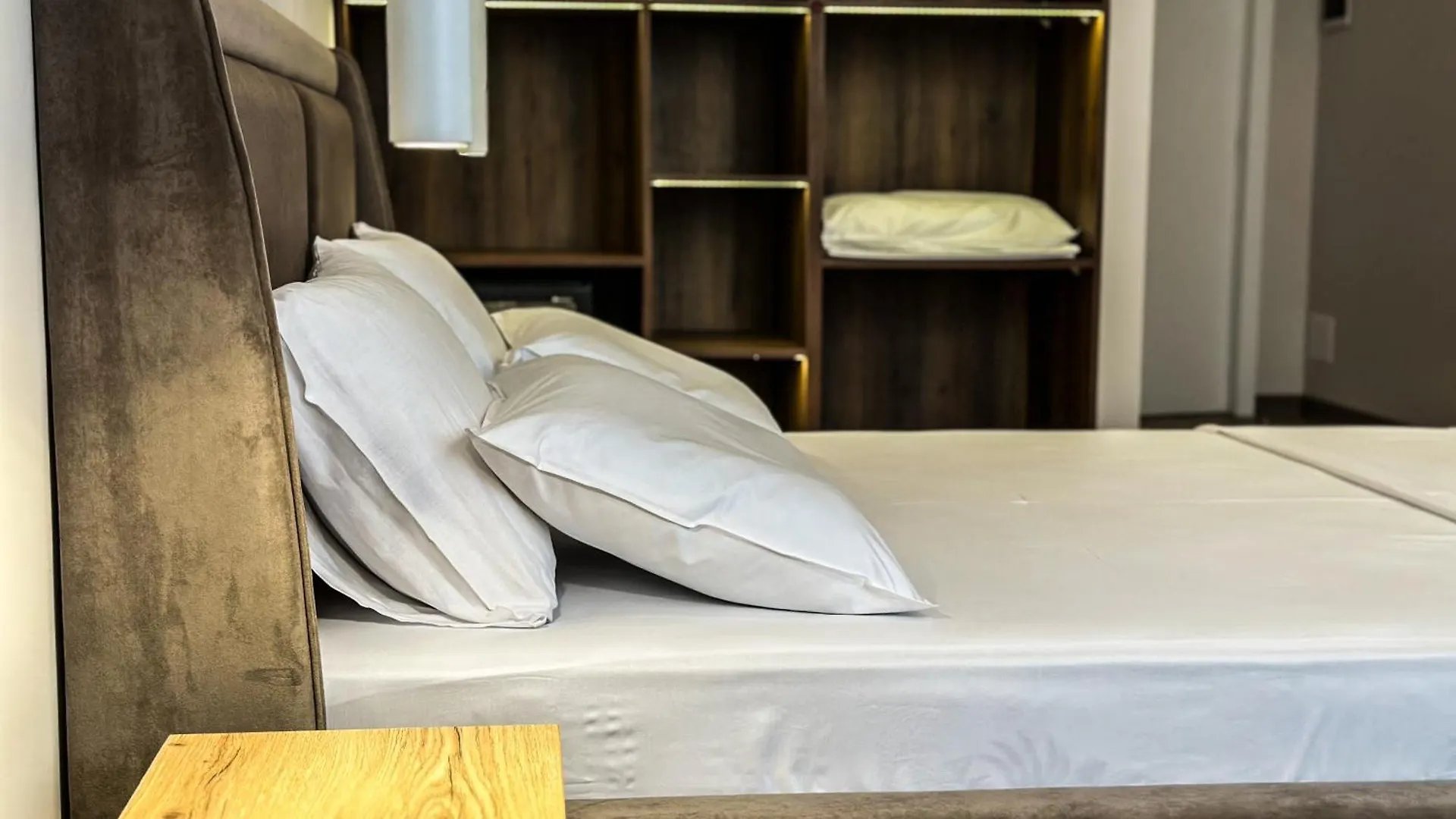 Alexander Rooms & Apartments Durres